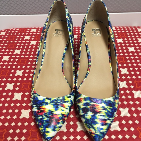COPY - Joe’s multicolored pumps 7 - Picture 1 of 5